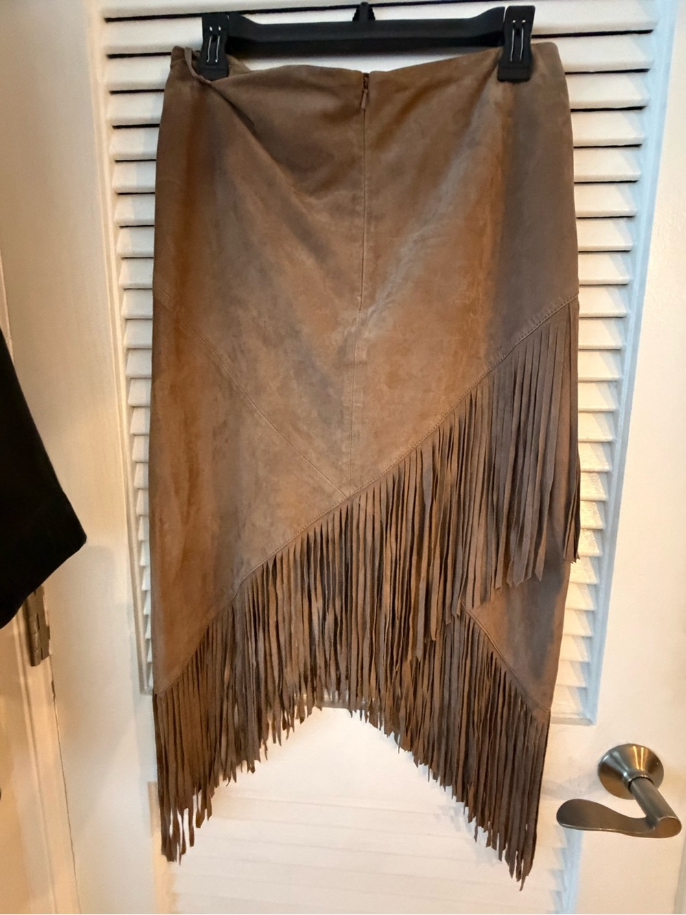 Walter Baker Faux Suede Asymmetrical Fringed Skirt- like new - Picture 5 of 8